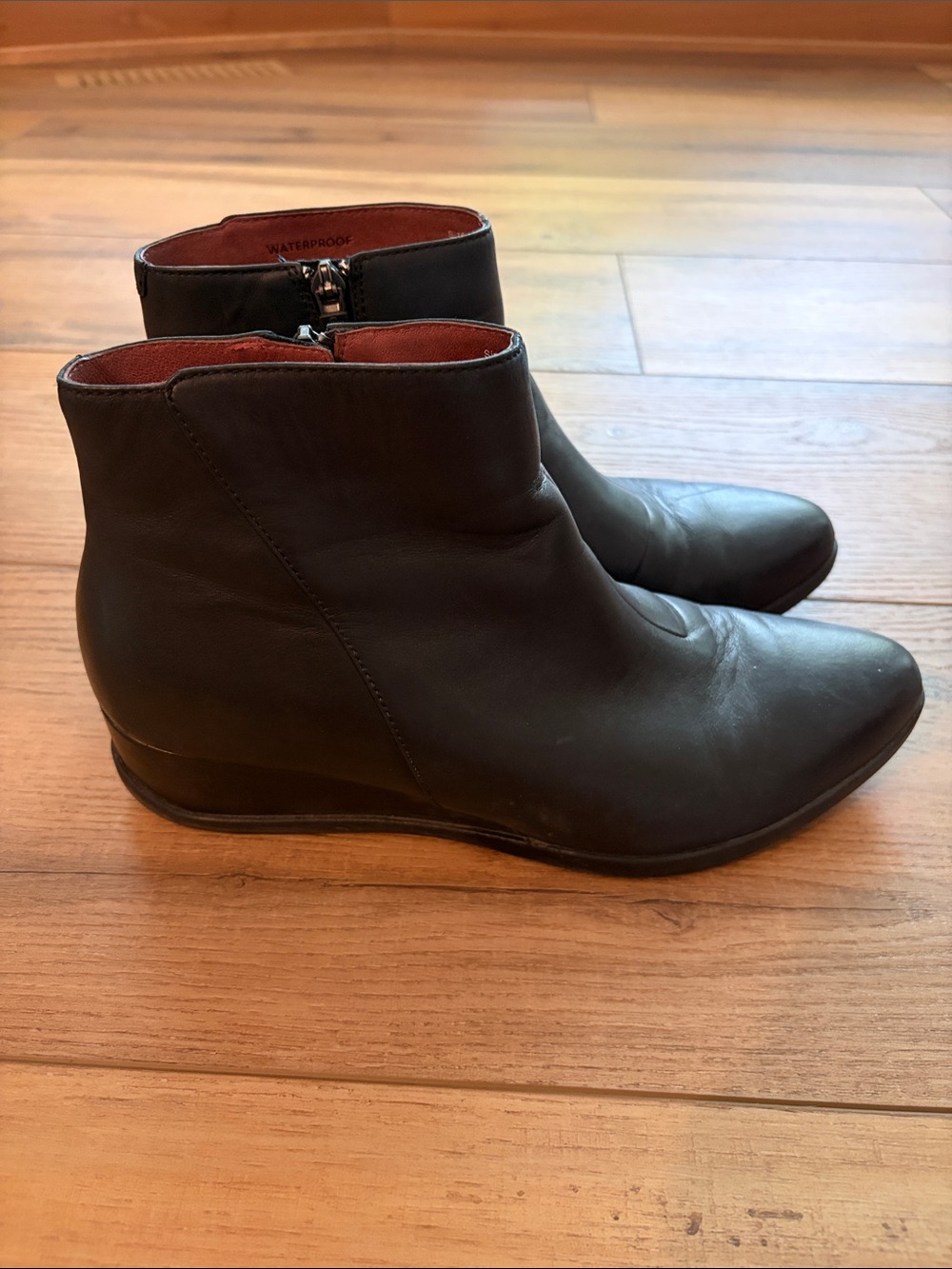 Women's Dansko Black Leather Ankle Boots Zip Style